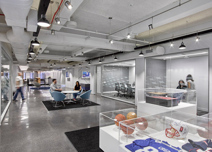 唯美工業風 美國零售商Foot Locker紐約總部設計欣賞