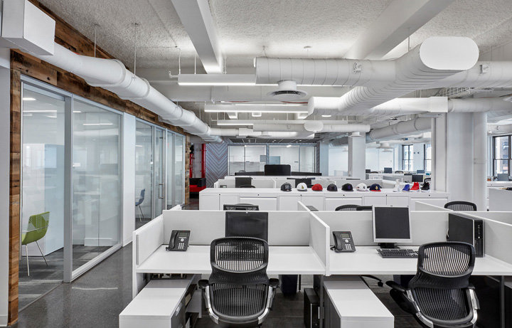 唯美工業風 美國零售商Foot Locker紐約總部設計欣賞